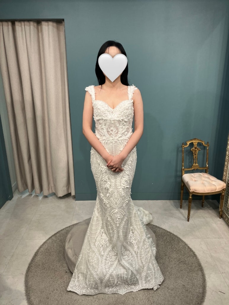 피팅룸에서 입은 모습