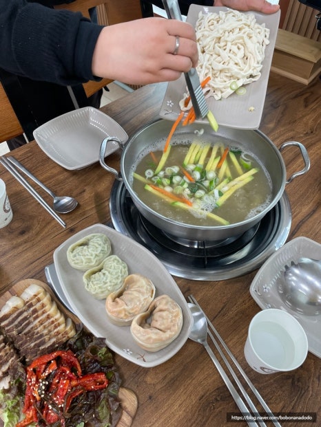 멸치칼국수·만둣국 이미지