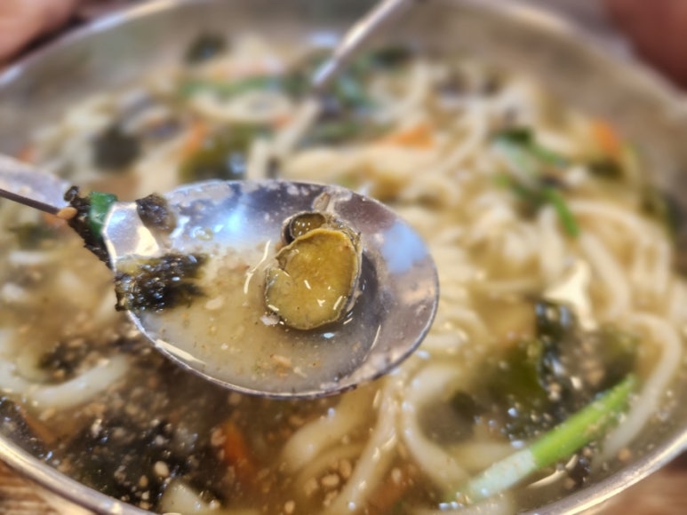 울릉도아리랑따개비칼국수 이미지
