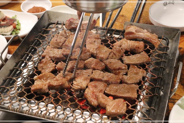 참나무 숯왕갈비 이미지