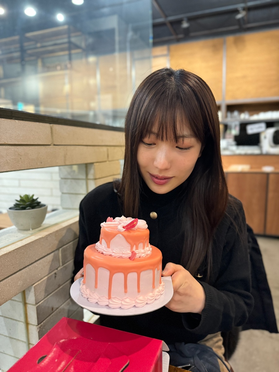 줄리아스케이크룸 이미지