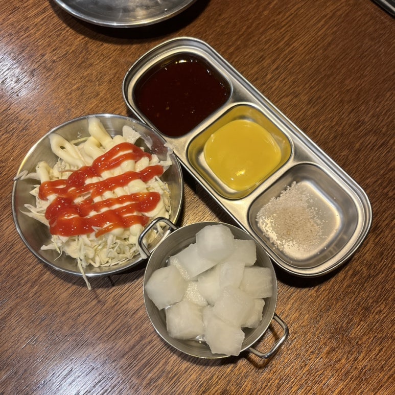 꾸브라꼬숯불두마리치킨충주점 이미지