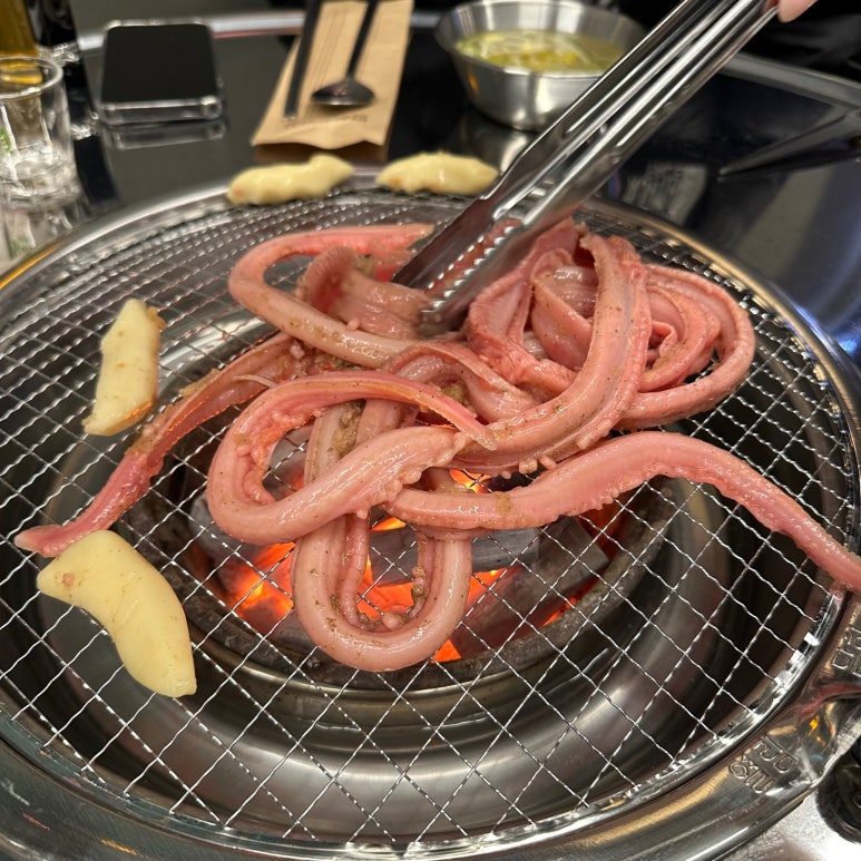 청춘 숯불꼼장어 이미지