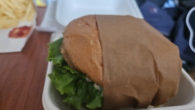 우김버거 이미지