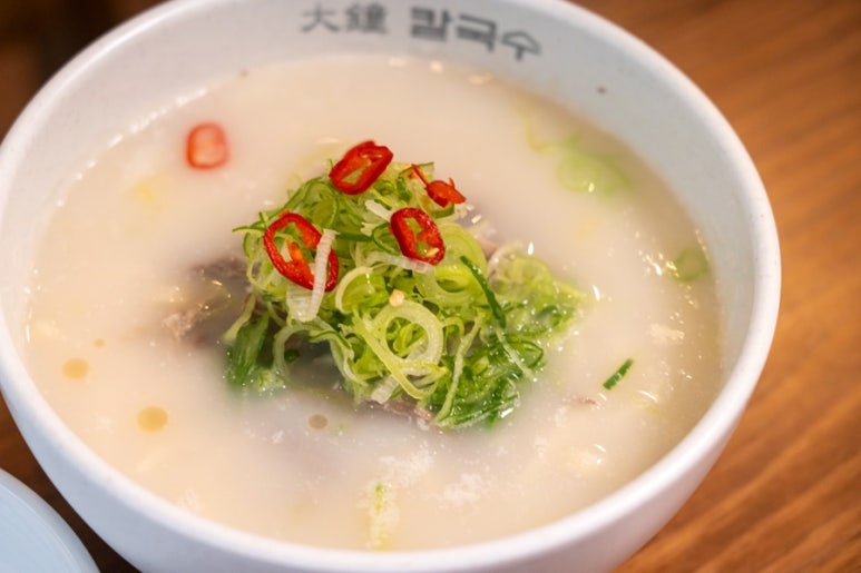 깊은솥칼국수 이미지