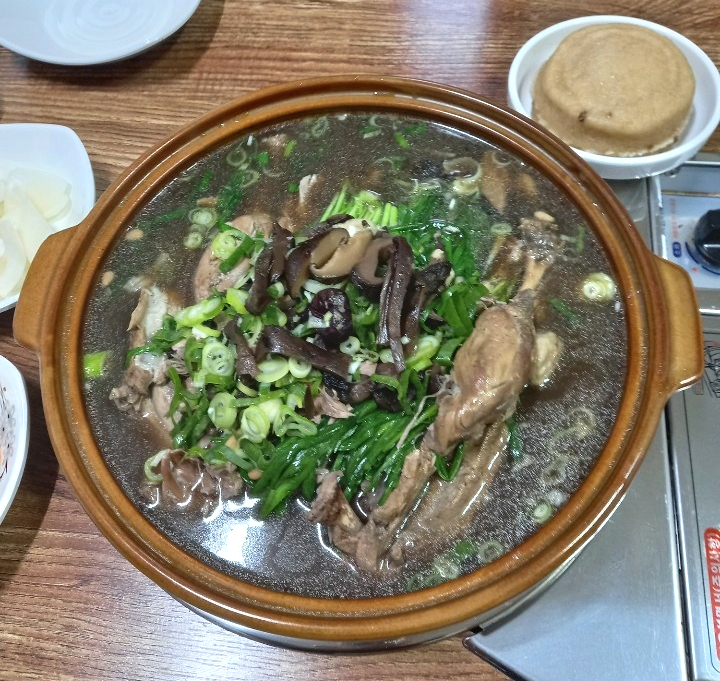 삼백년누룽지백숙 이미지