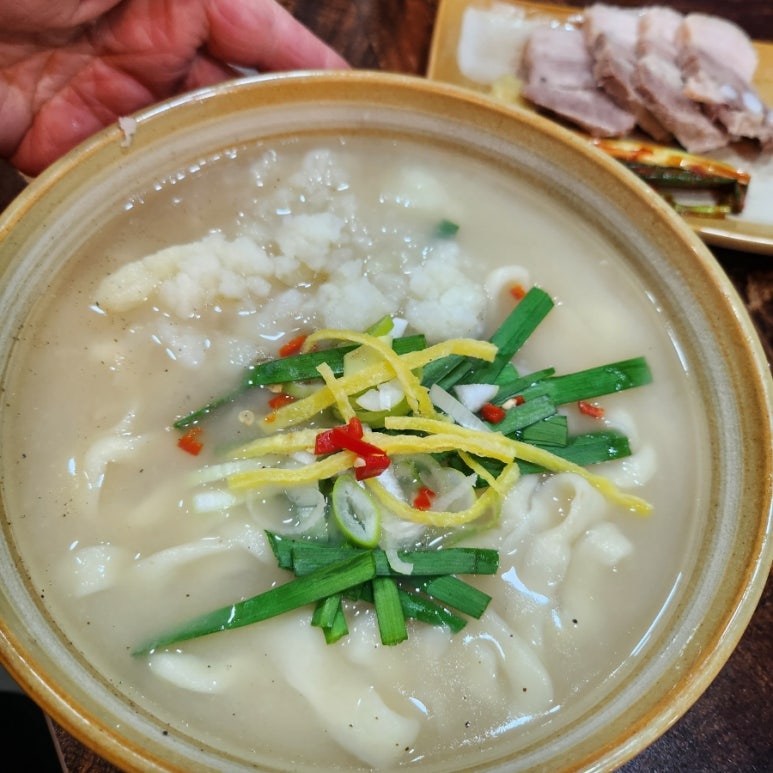 백칼국수 이미지