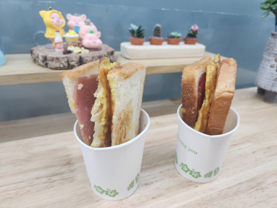 꿀꿀토스트 이미지