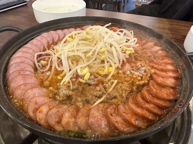 돌부대찌개 이미지