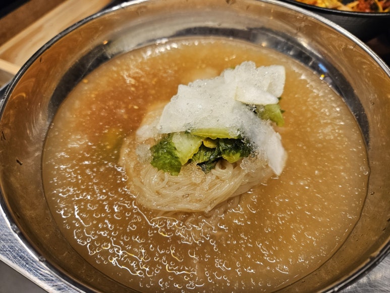 육쥽돼지 이미지