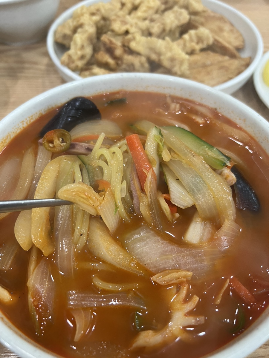 용궁속에구룡각 이미지