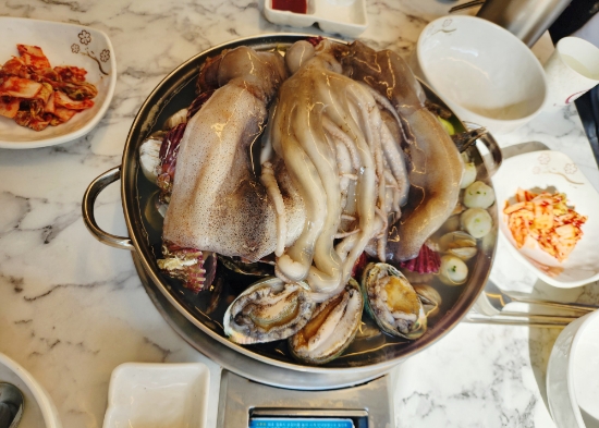 바다에서온해물샤브칼국수 이미지