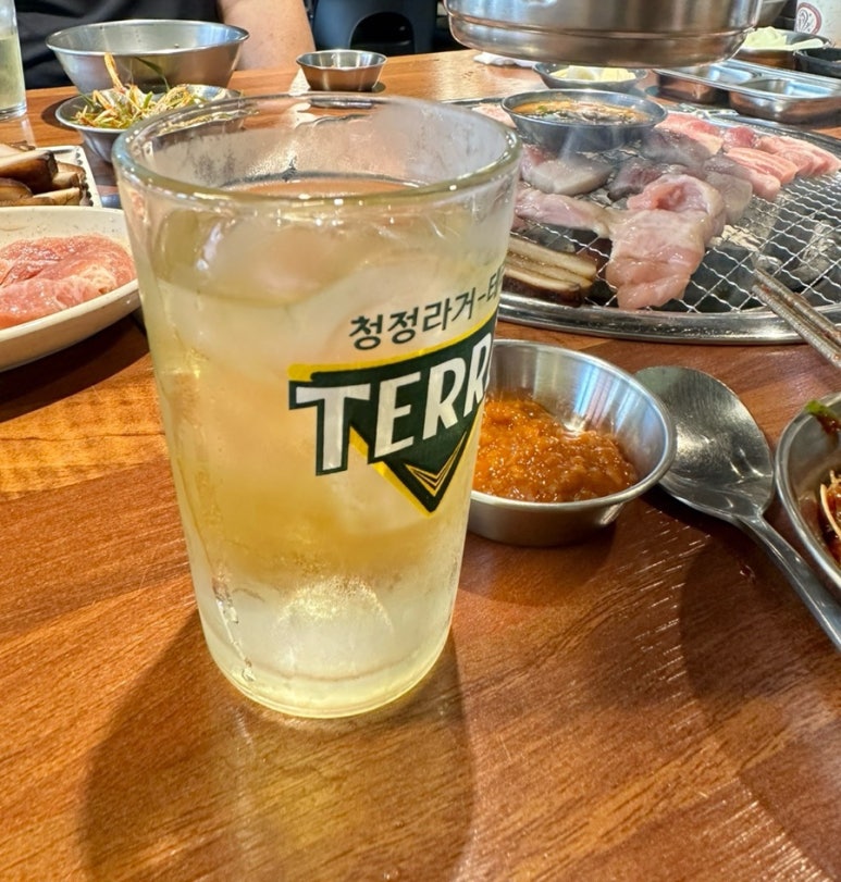 술이술술생고기육회신 이미지