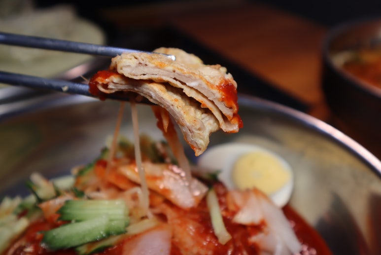 황금밀면 이미지