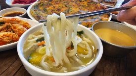 유가네칼국수 이미지