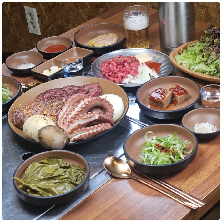 누렁소앤도새기 이미지