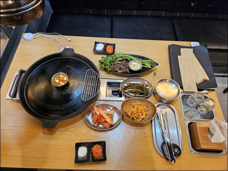 온유월 솥뚜껑삼겹살 본점 이미지