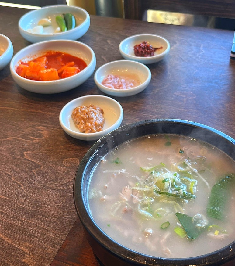 극동돼지국밥 광안점 이미지