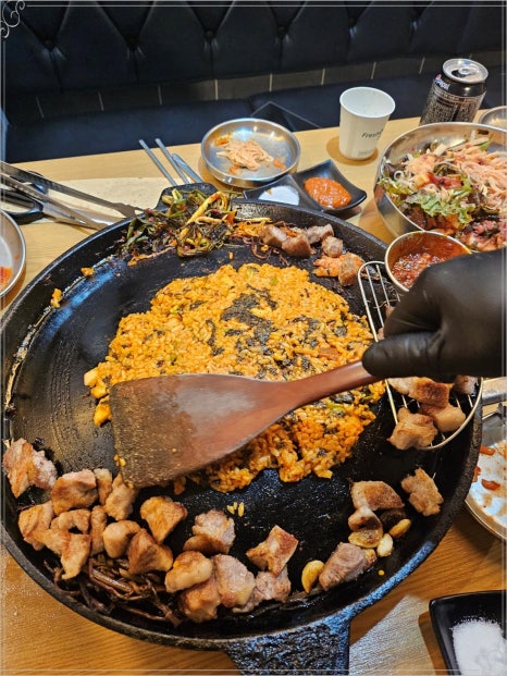 온유월 솥뚜껑삼겹살 본점 이미지