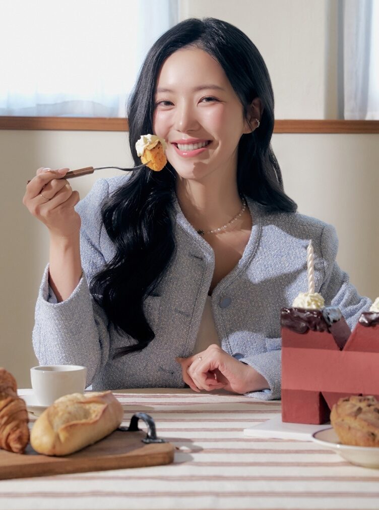 룩북월드 이미지