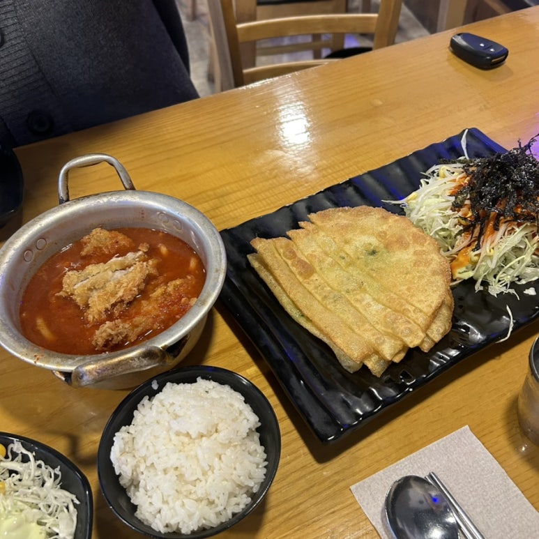 창고릴라 이미지