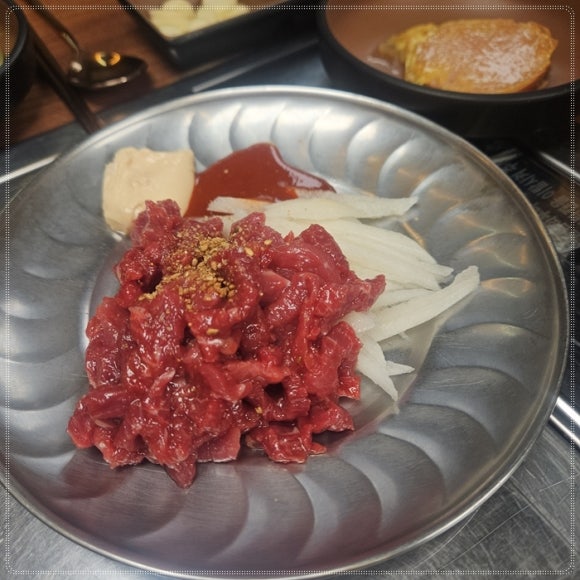 누렁소앤도새기 이미지