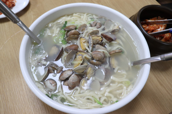 온천칼국수 이미지