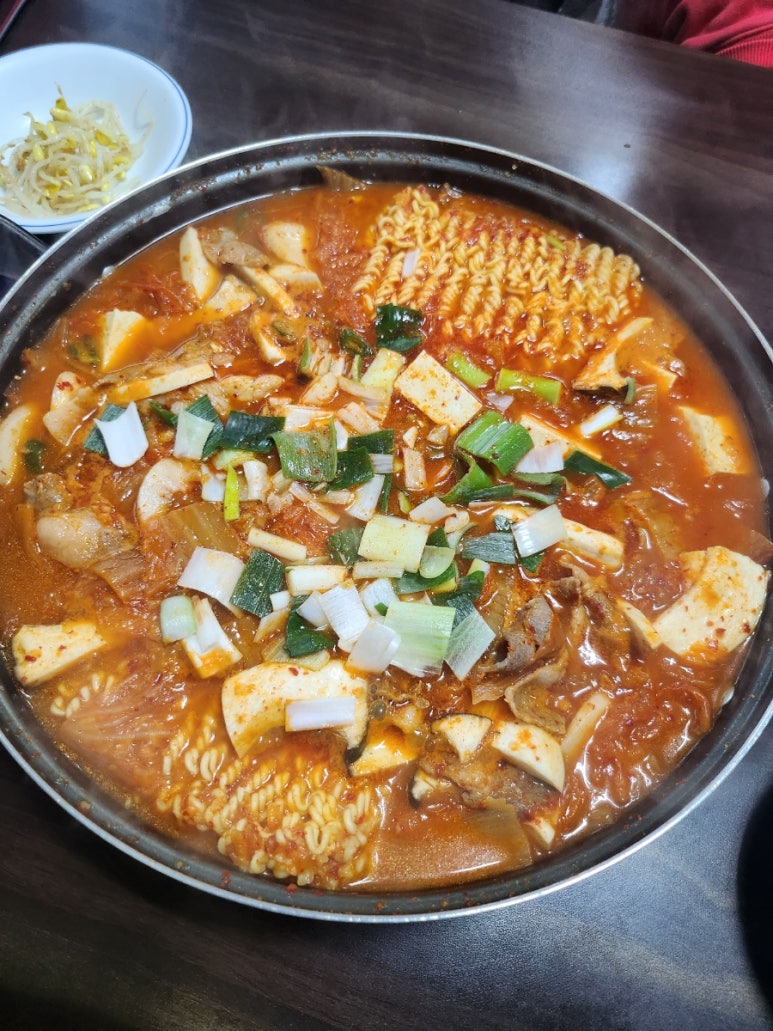 청송김치찌개 이미지