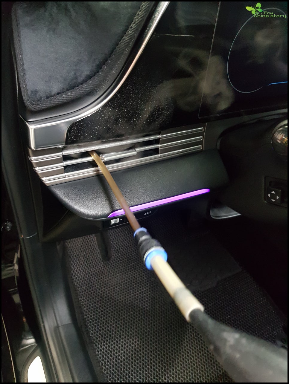 자동차에어컨청소냄새제거실내에바크리닝업체 이미지