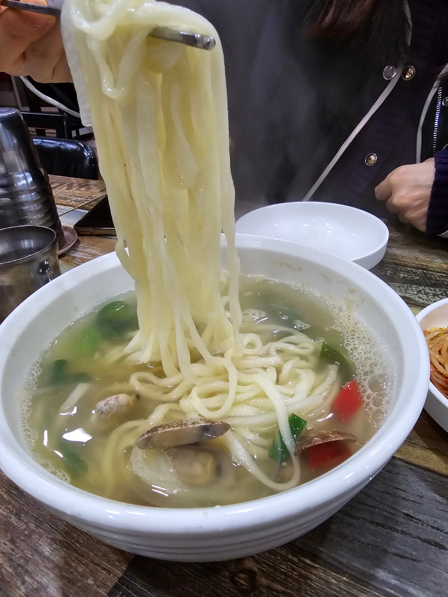 더도리칼국수 이미지