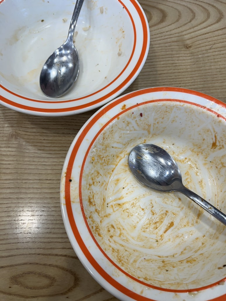 네네치킨앤봉구스밥버거 이미지