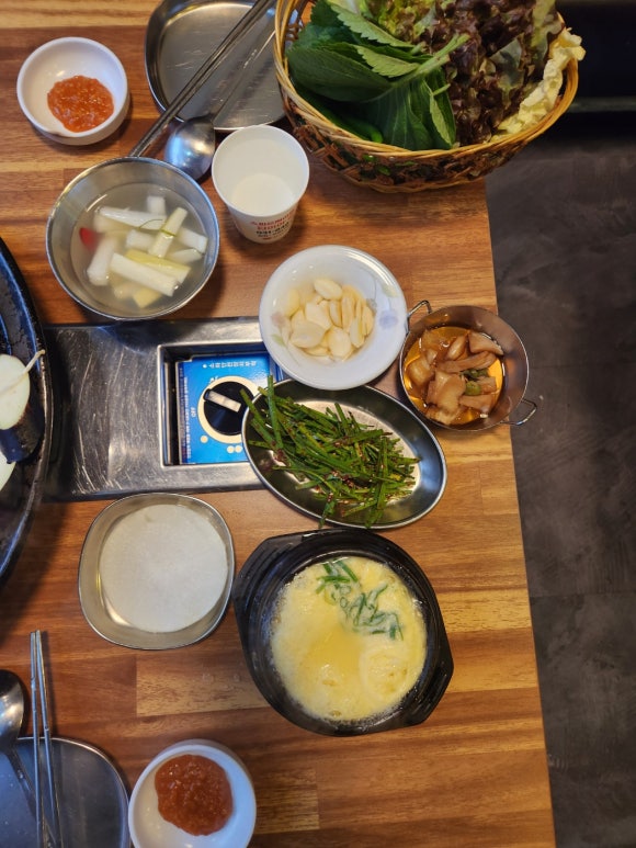 꽃돼지솥뚜껑삼겹살 이미지