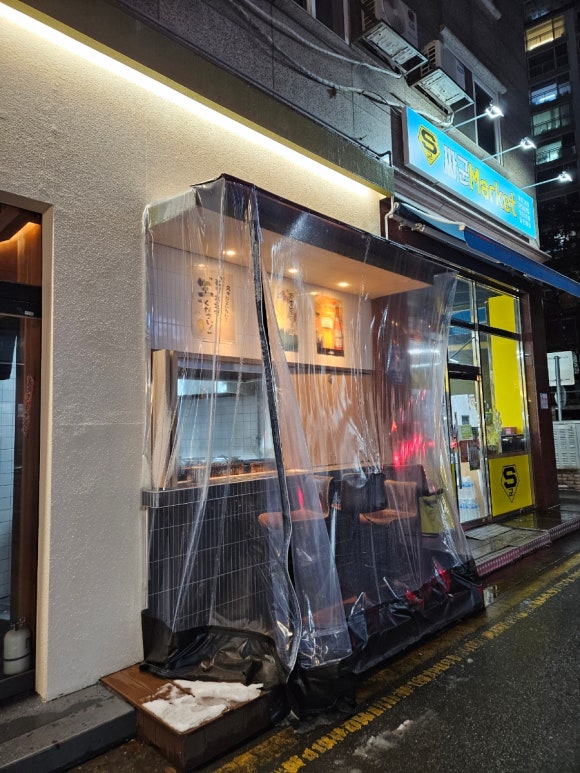 문월:달에 빠진 문어 이미지
