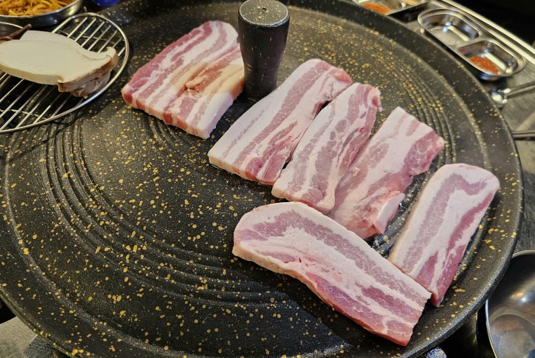 교대솥삼구 이미지