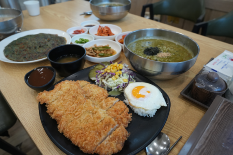 민속칼국수 이미지