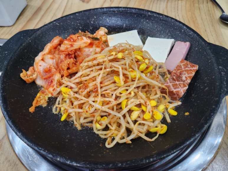 흑돼지참숯불구이50번길 이미지