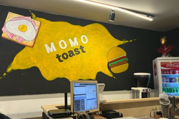 모모토스트 이미지