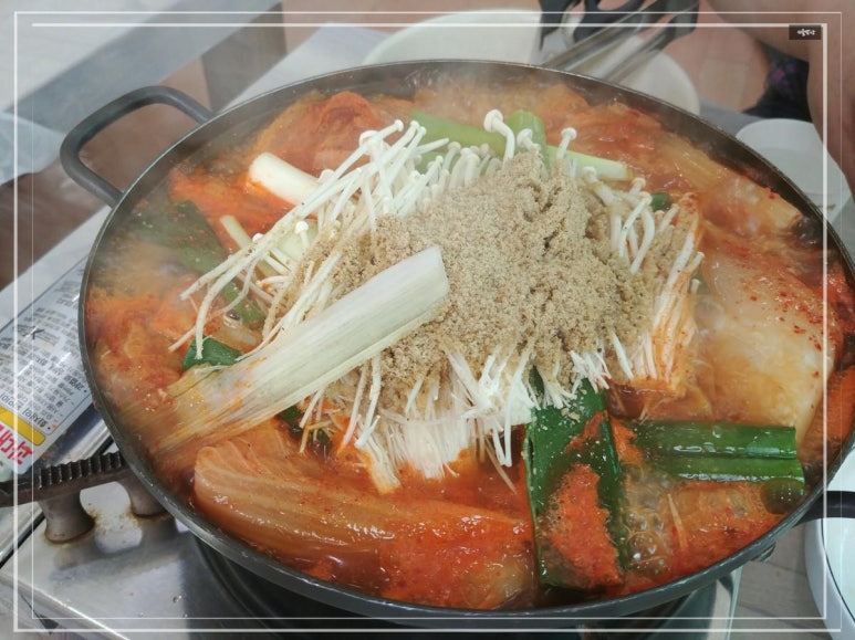 아늑한 밥상 이미지