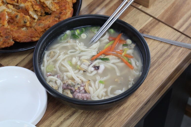 참맛칼국수 이미지