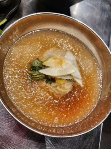 육쥽돼지 이미지