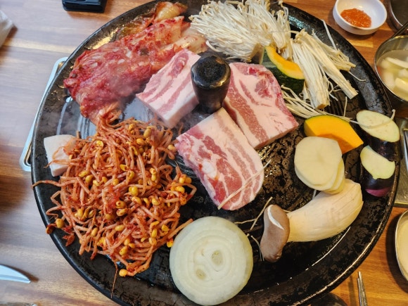 맛있다솥뚜껑삼겹살 이미지