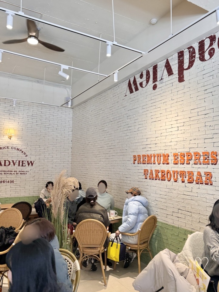 커피로드뷰 광주동명점 이미지