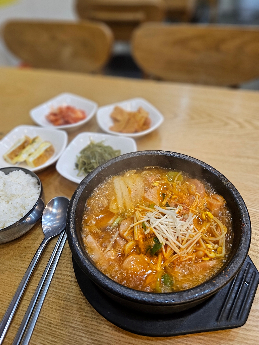 토마토김밥 이미지