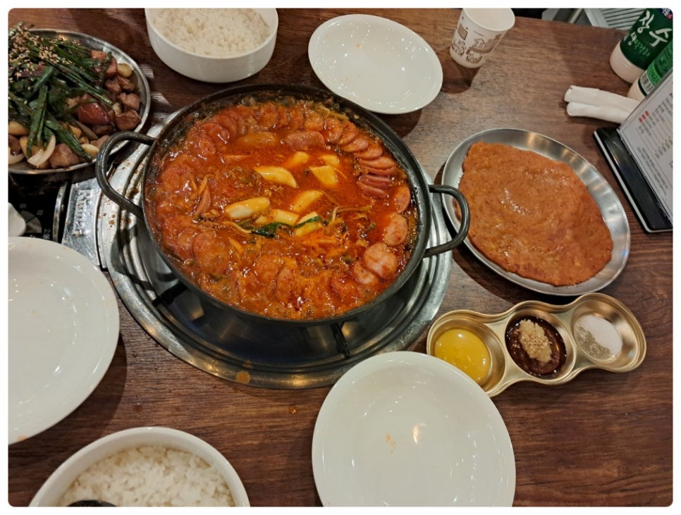 돌부대찌개 이미지