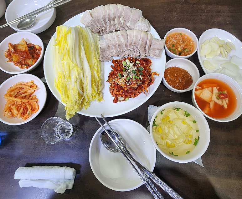 김가네 장군 왕족발 이미지