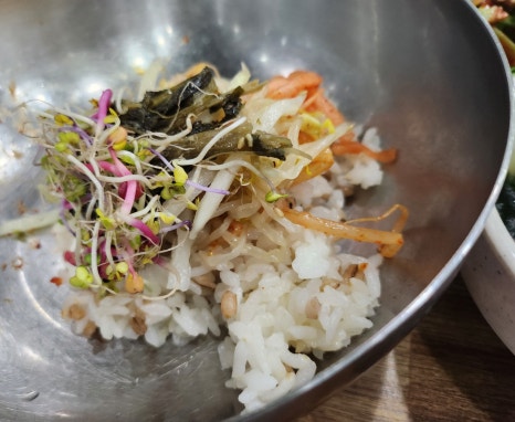 풀잎보리쌈밥생고기 이미지