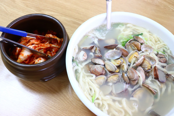 온천칼국수 이미지