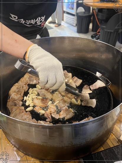 무쇠김치삼겹 이미지