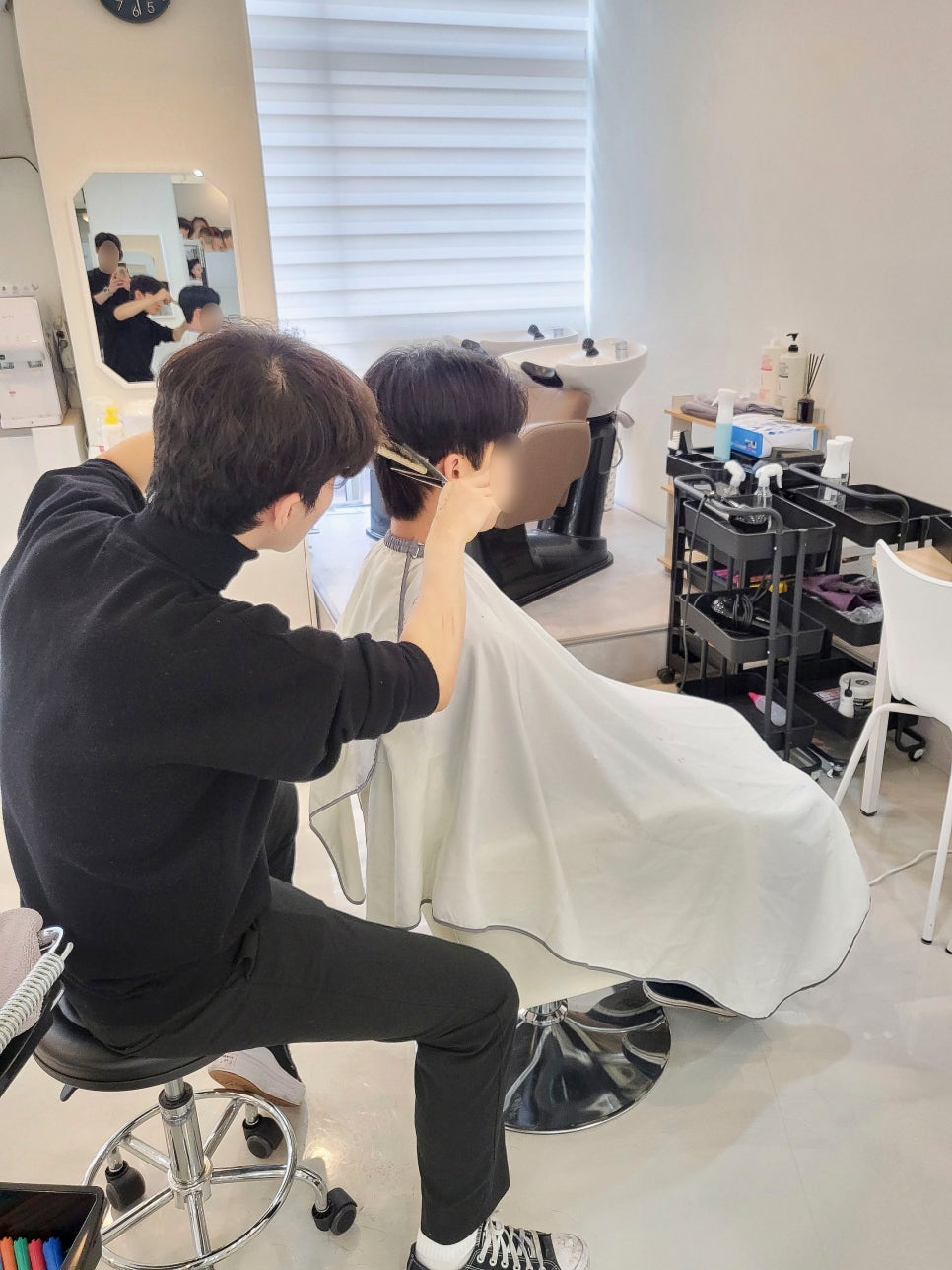 커트앤모어헤어커트학원 이미지