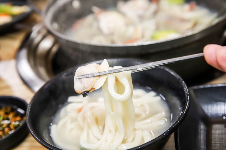 샤르르손칼국수 이미지